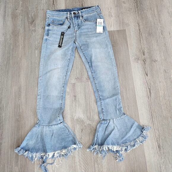 NWT BlankNYC Fancy That Raw Frayed Hem Bell Bottom Jeans - Picture 2 of 8